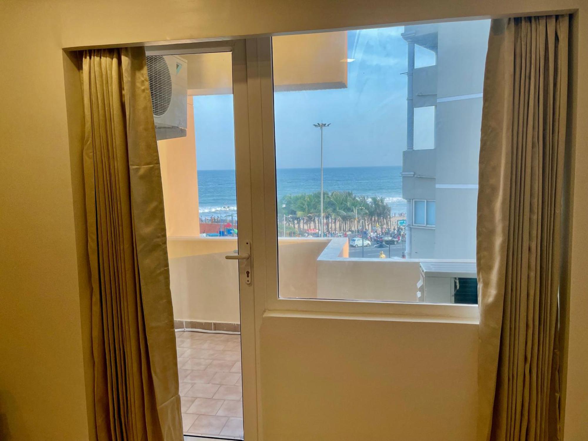 Ocean'S Edge Apartment Визакхапатнам Екстериор снимка