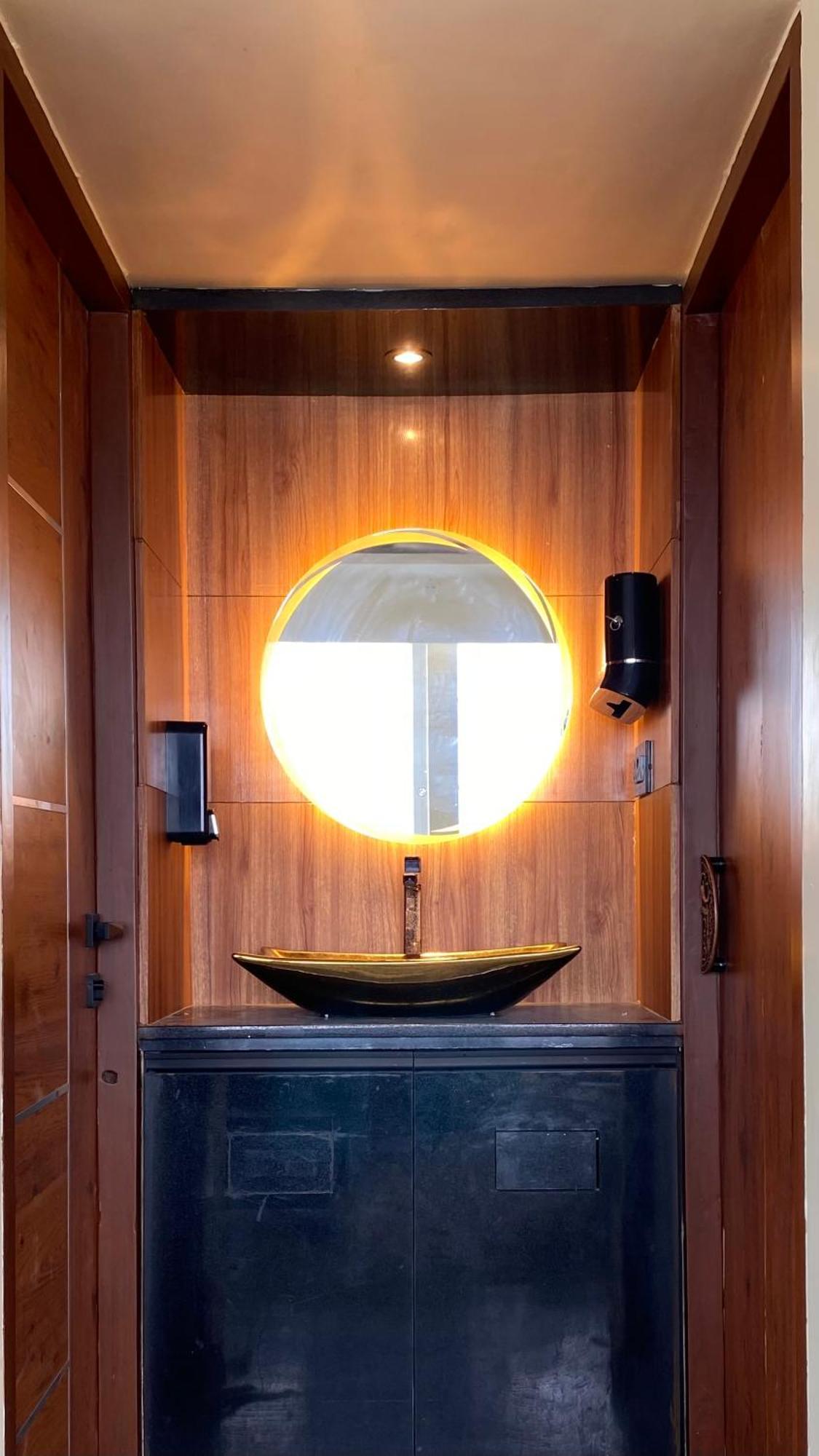 Ocean'S Edge Apartment Визакхапатнам Екстериор снимка
