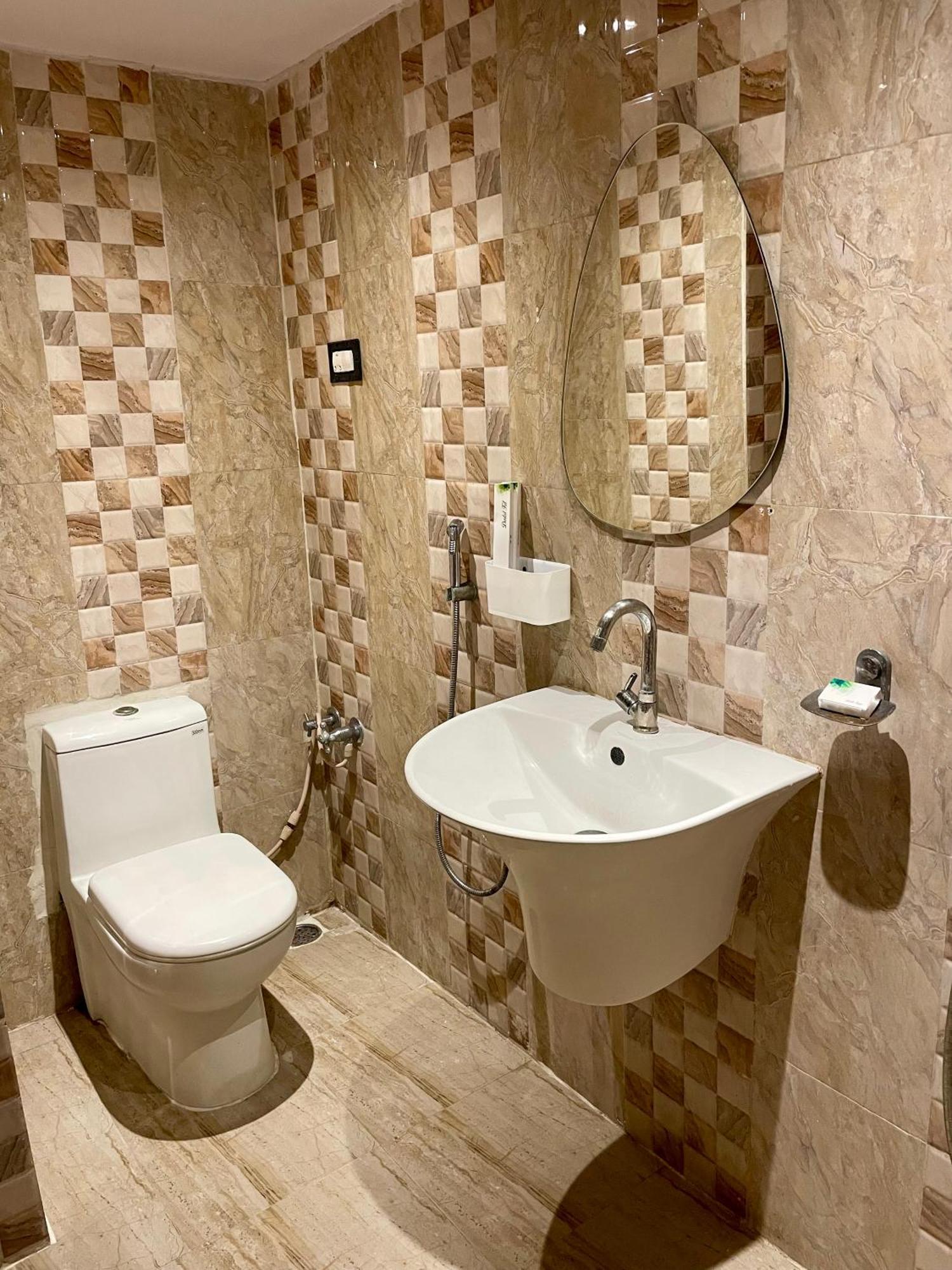Ocean'S Edge Apartment Визакхапатнам Екстериор снимка