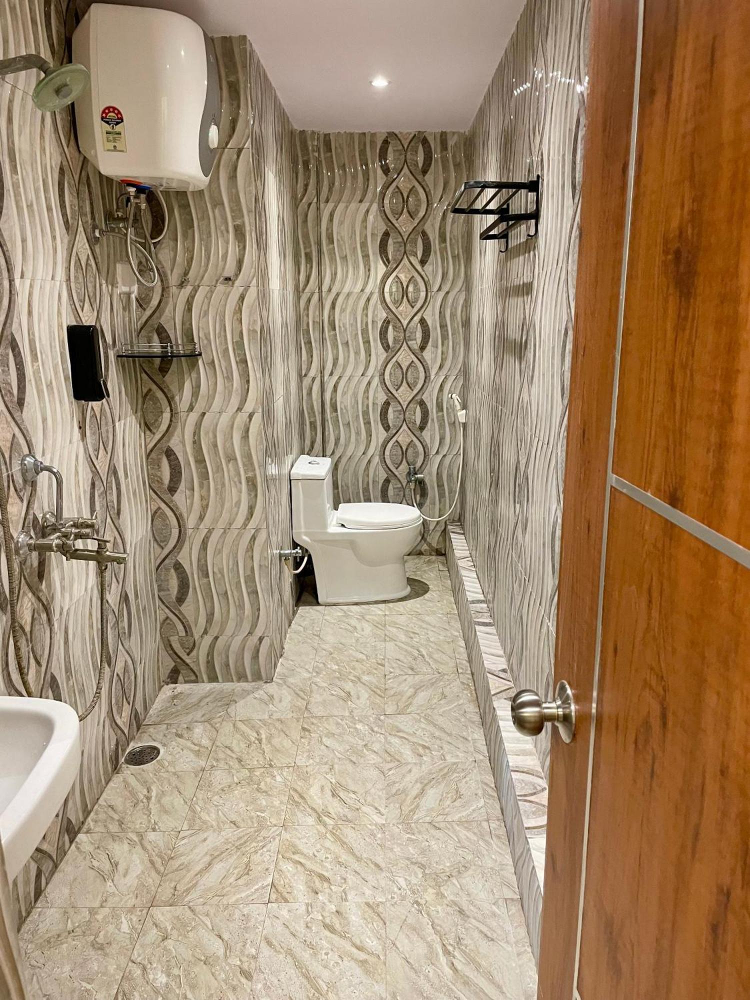 Ocean'S Edge Apartment Визакхапатнам Екстериор снимка