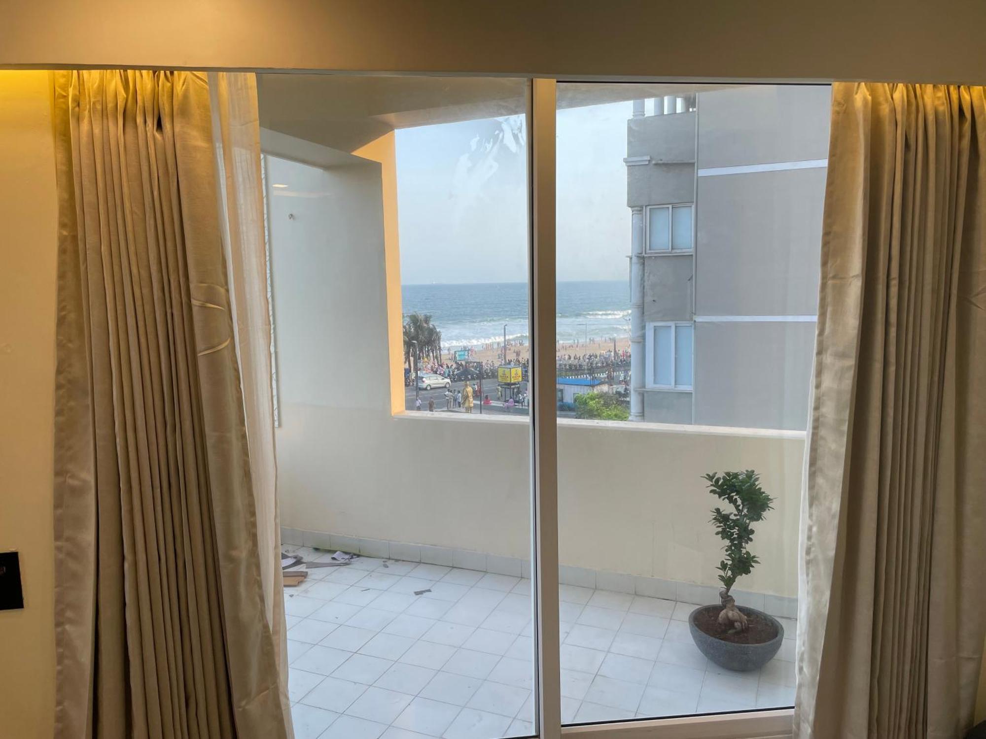 Ocean'S Edge Apartment Визакхапатнам Екстериор снимка