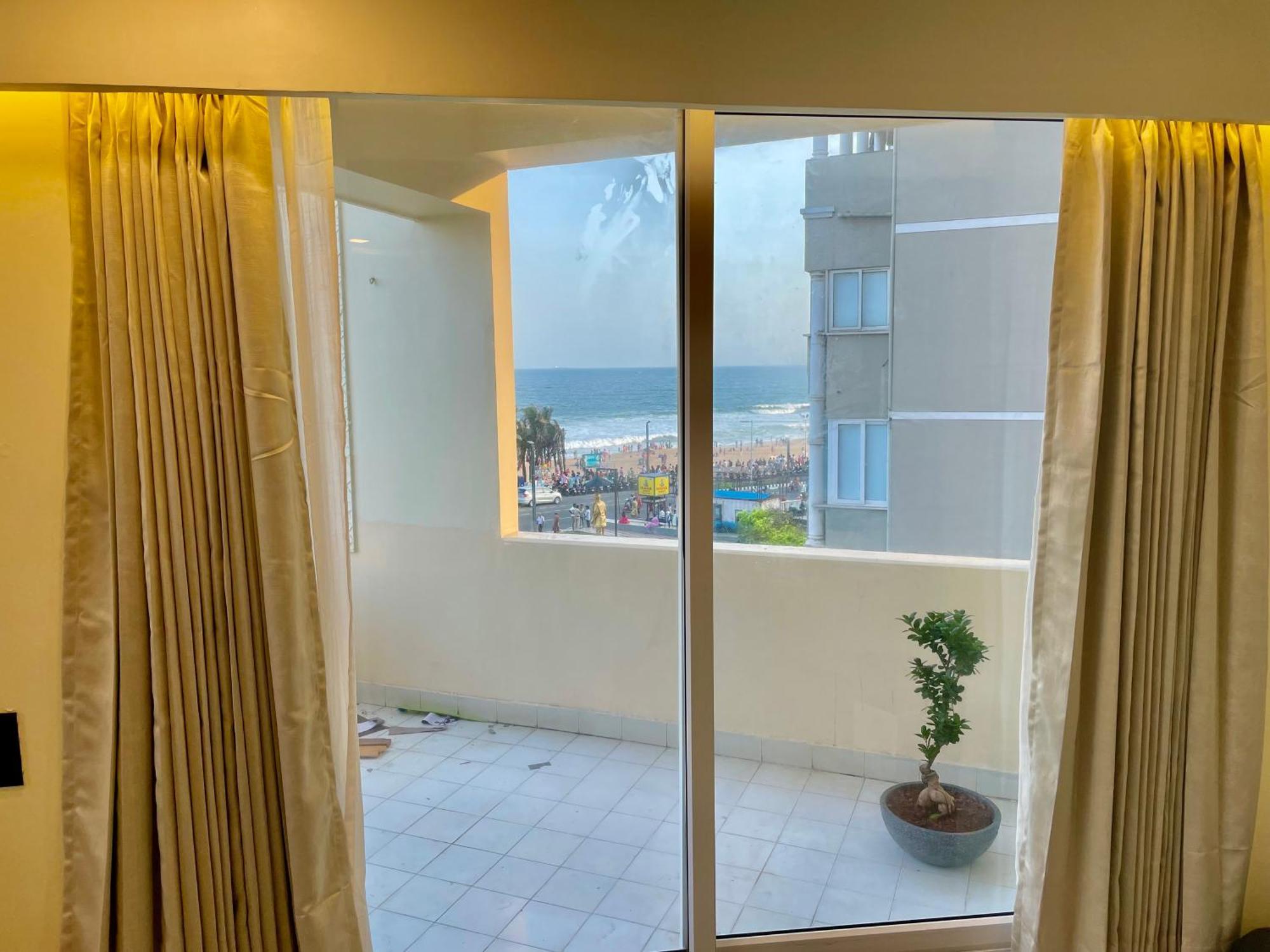 Ocean'S Edge Apartment Визакхапатнам Екстериор снимка